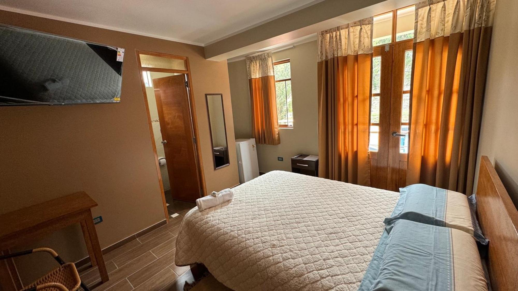 Hostal Tinkoj Chavin de Huantar Екстер'єр фото